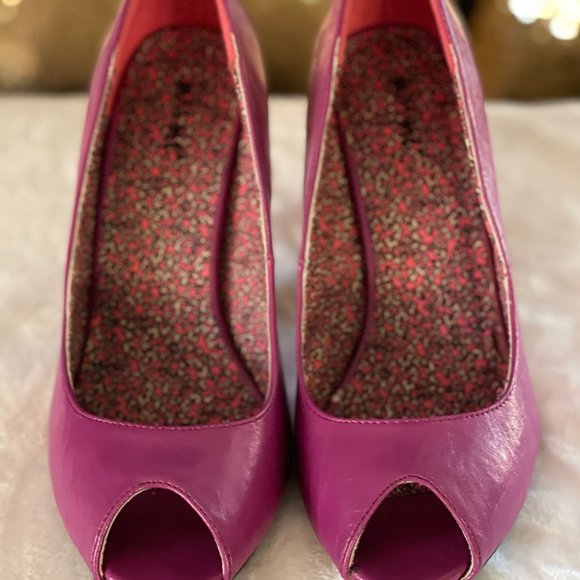 shoes - Picture 4 of 4